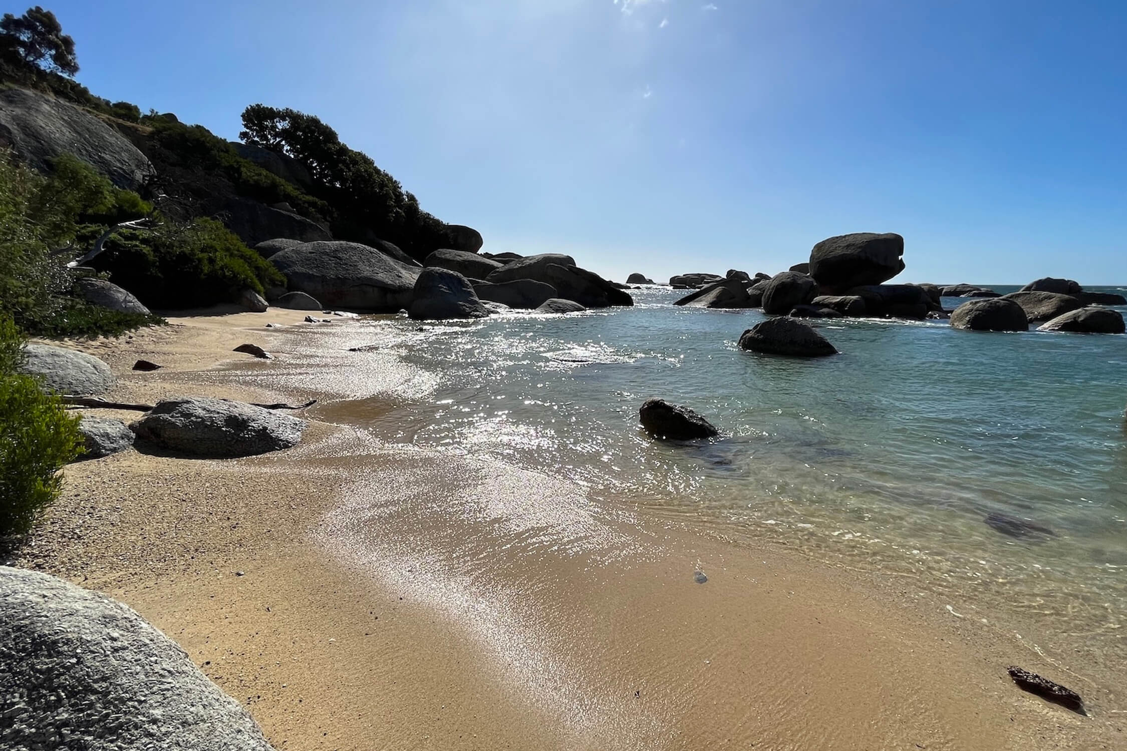 Cosy Bay 1