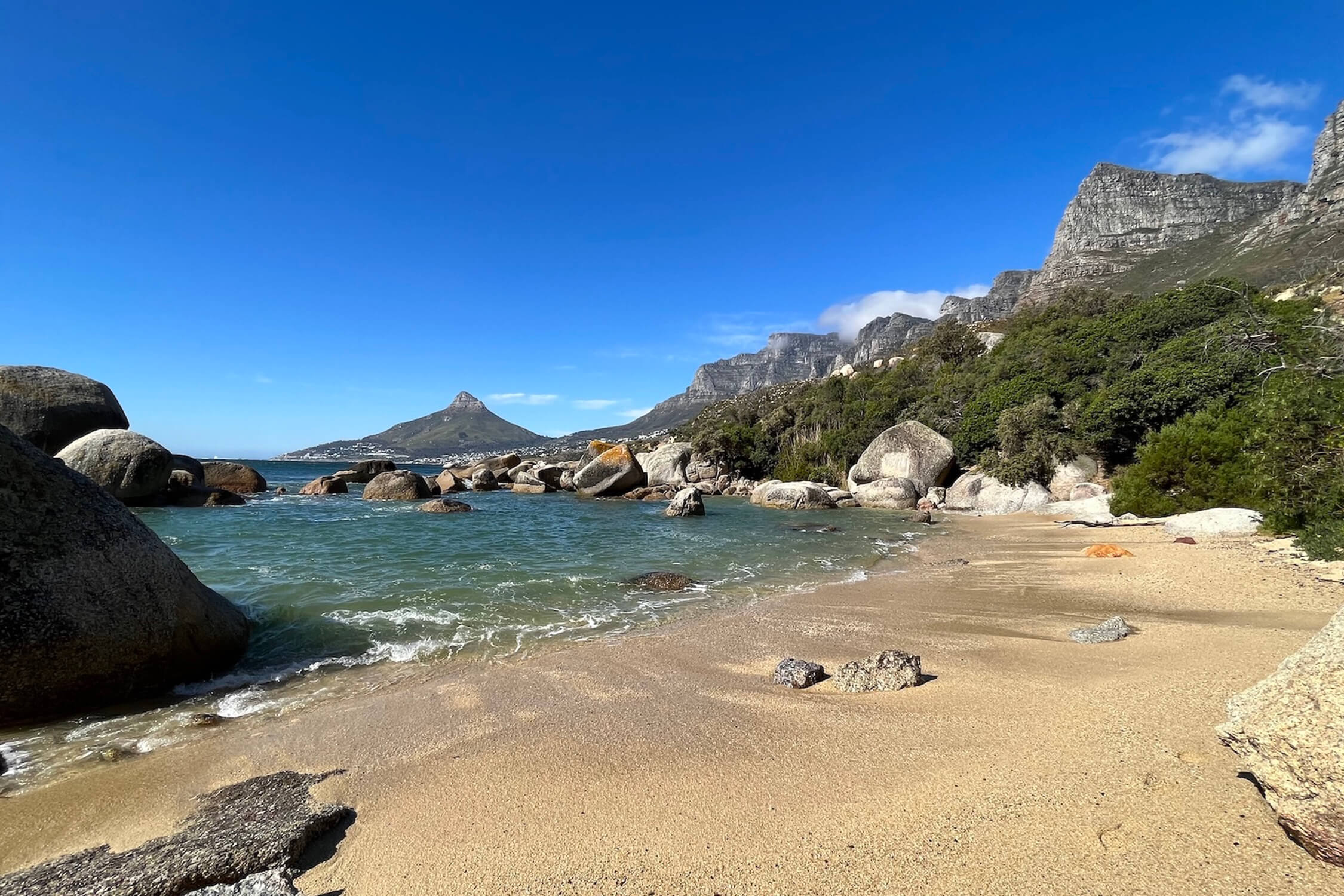 Cosy Bay 6